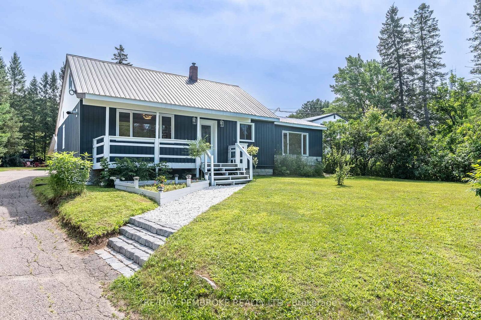 Property Photo: 32560 Highway Highway ON K0J 1P0