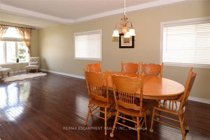 Property Photo:  24 Bosworth Street  ON L9K 1N8 
