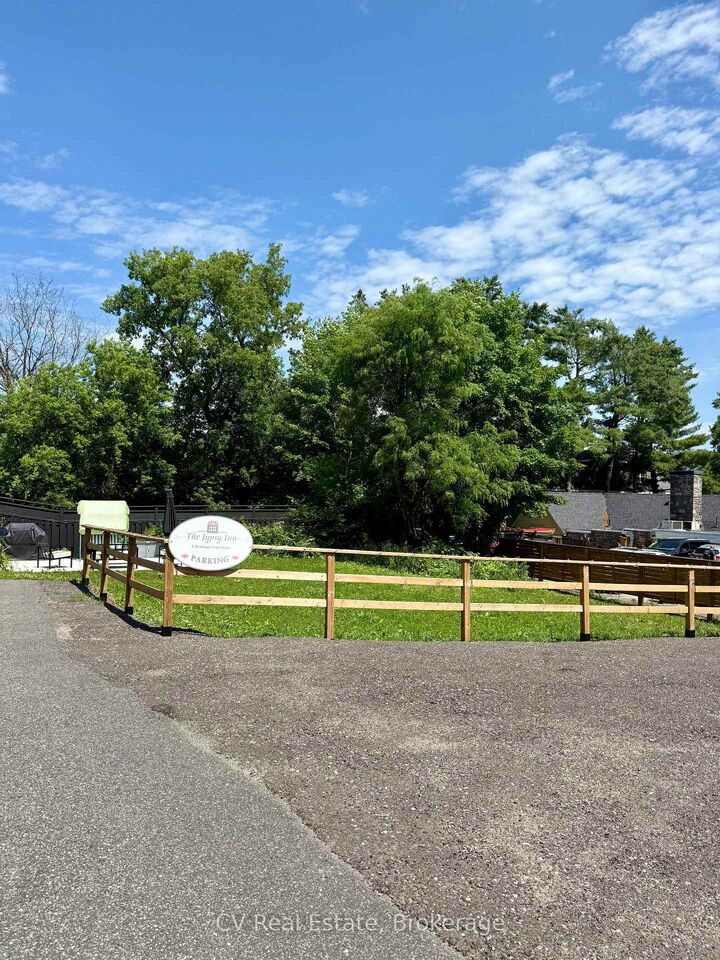 Property Photo:  2 Mahaffy Court 152  ON P1L 2A6 