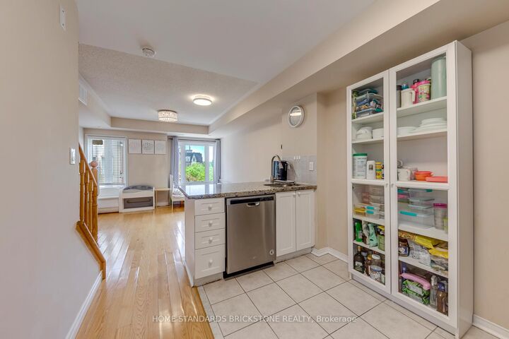 306 John Street 291 — photo 1