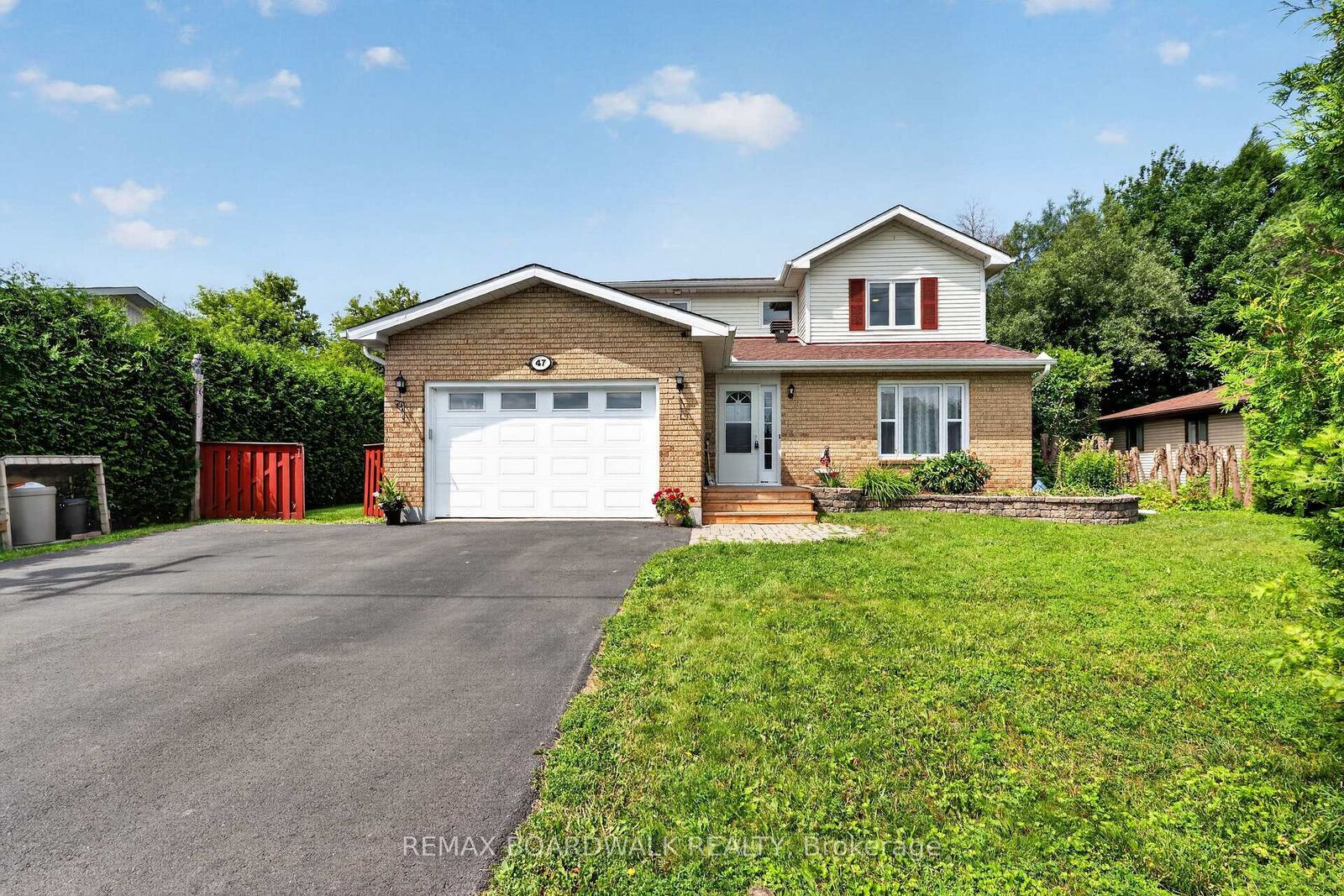 Property Photo:  47 Isabelle Street  ON K0A 1M0 