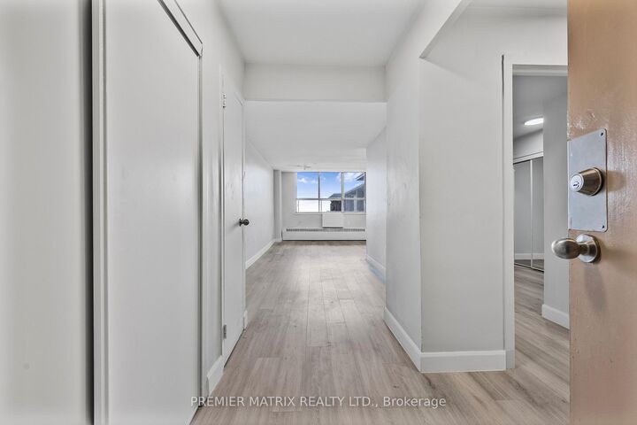 Property Photo: 65 Thorncliffe Park Drive 608 ON M4H 1L2