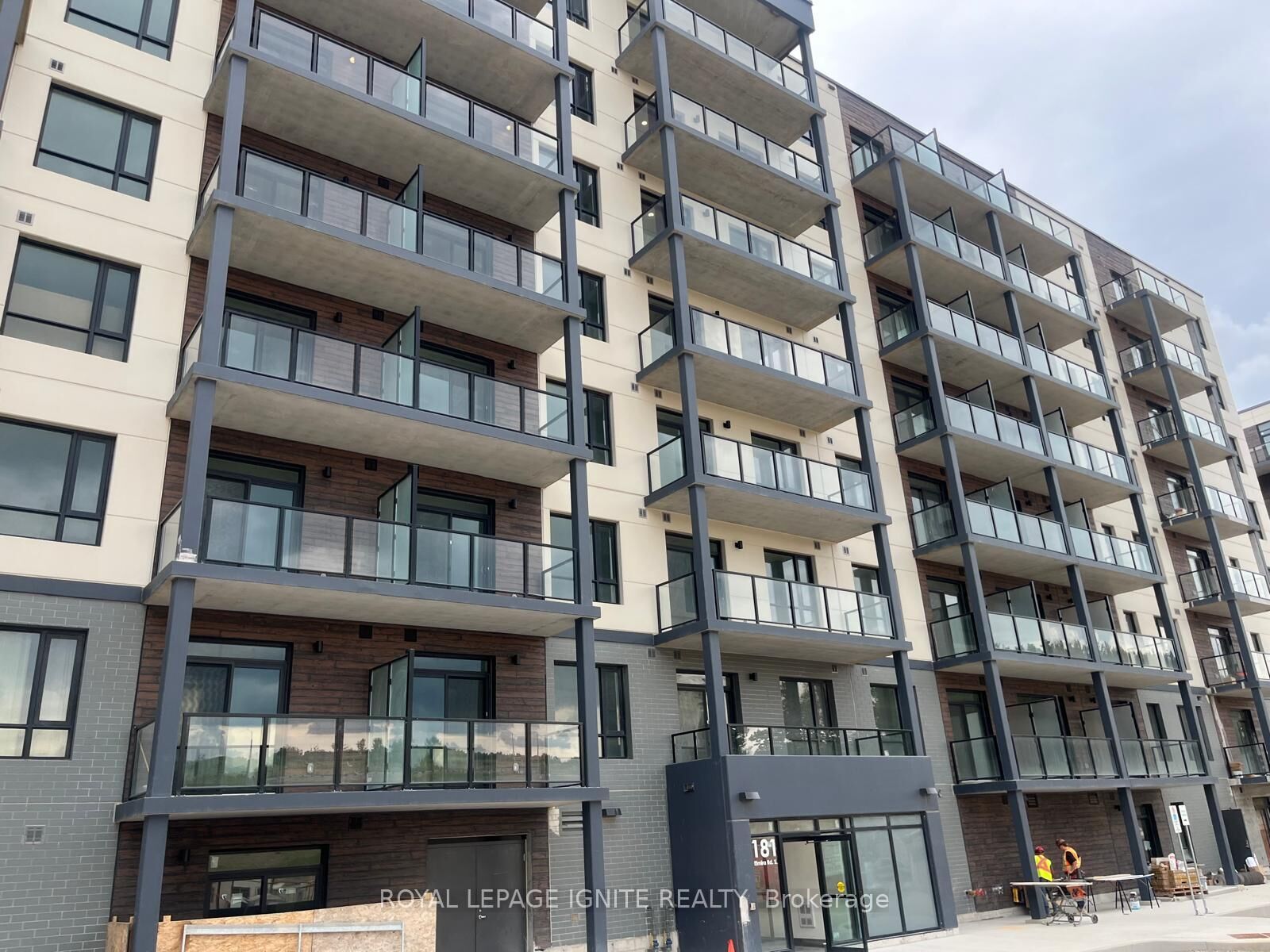 Property Photo:  181 Elmira Road S 515  ON N1K 0E4 