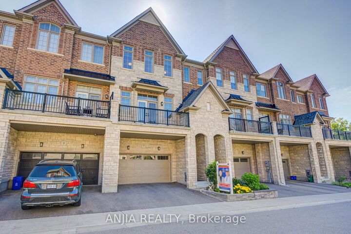Property Photo: 7 Beaufort Way ON L6C 0Y7