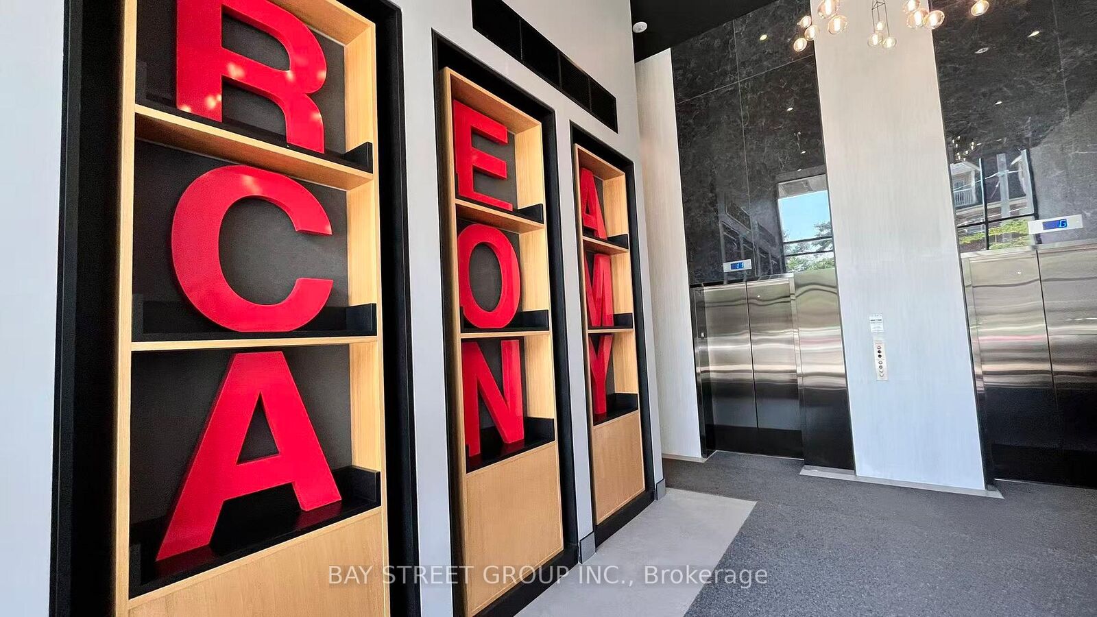 Property Photo: 195 McCaul Street 1704 ON M5T 1W6