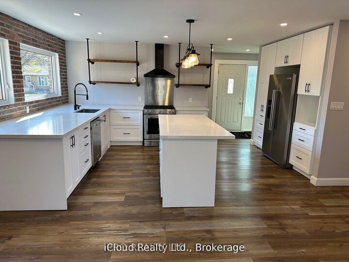 Property Photo: 747 Glenforest Street W Main ON L1J 5E9