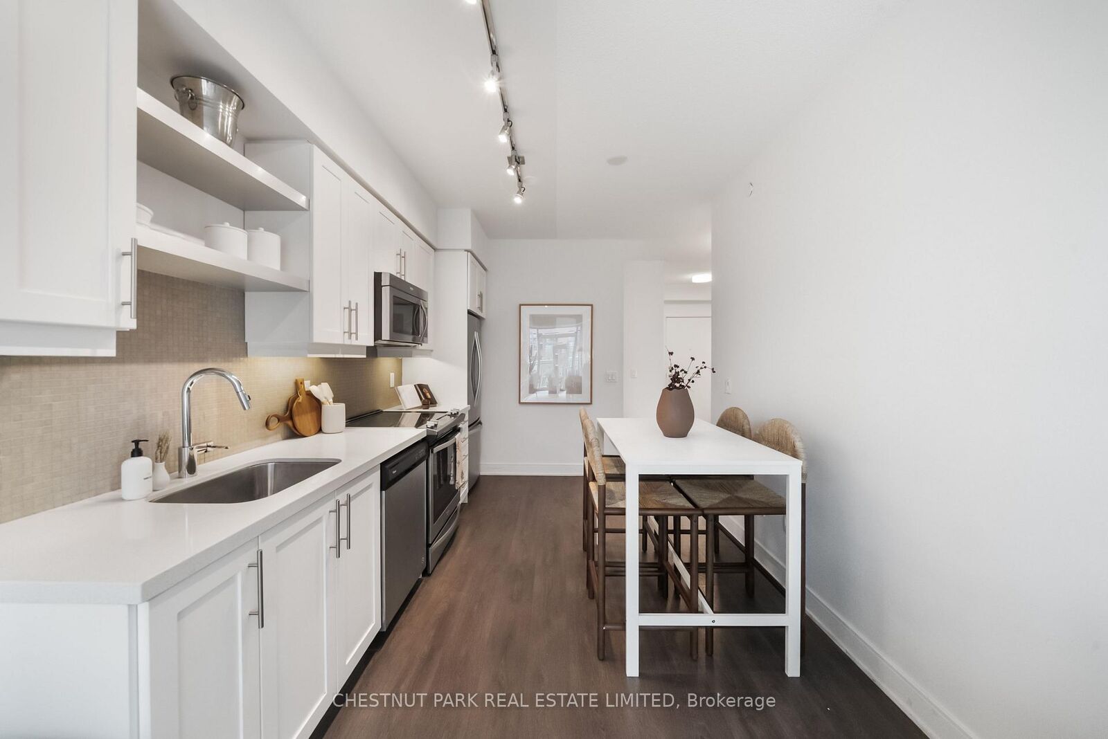 Property Photo: 525 Adelaide Street W 923 ON M5V 0N7