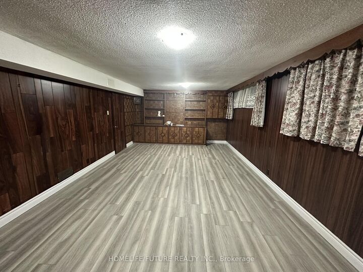 Property Photo:  27 Kells Avenue Bsmt  ON M1K 4W6 