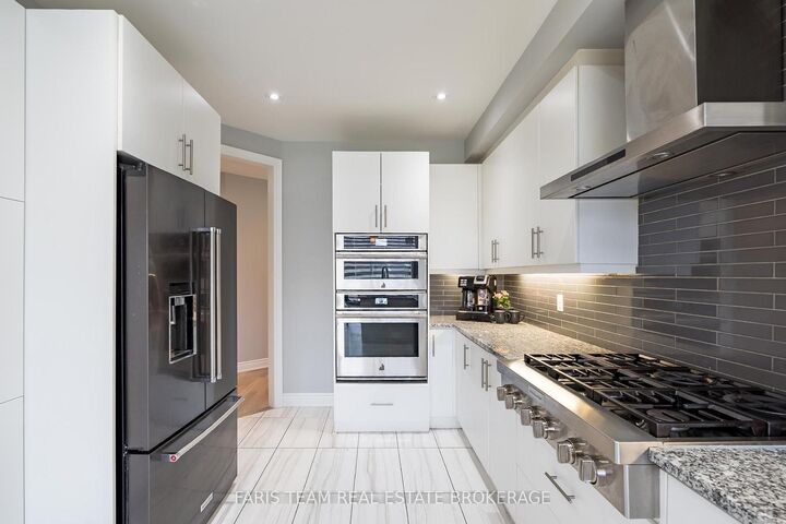 236 Eighth Avenue — photo 1