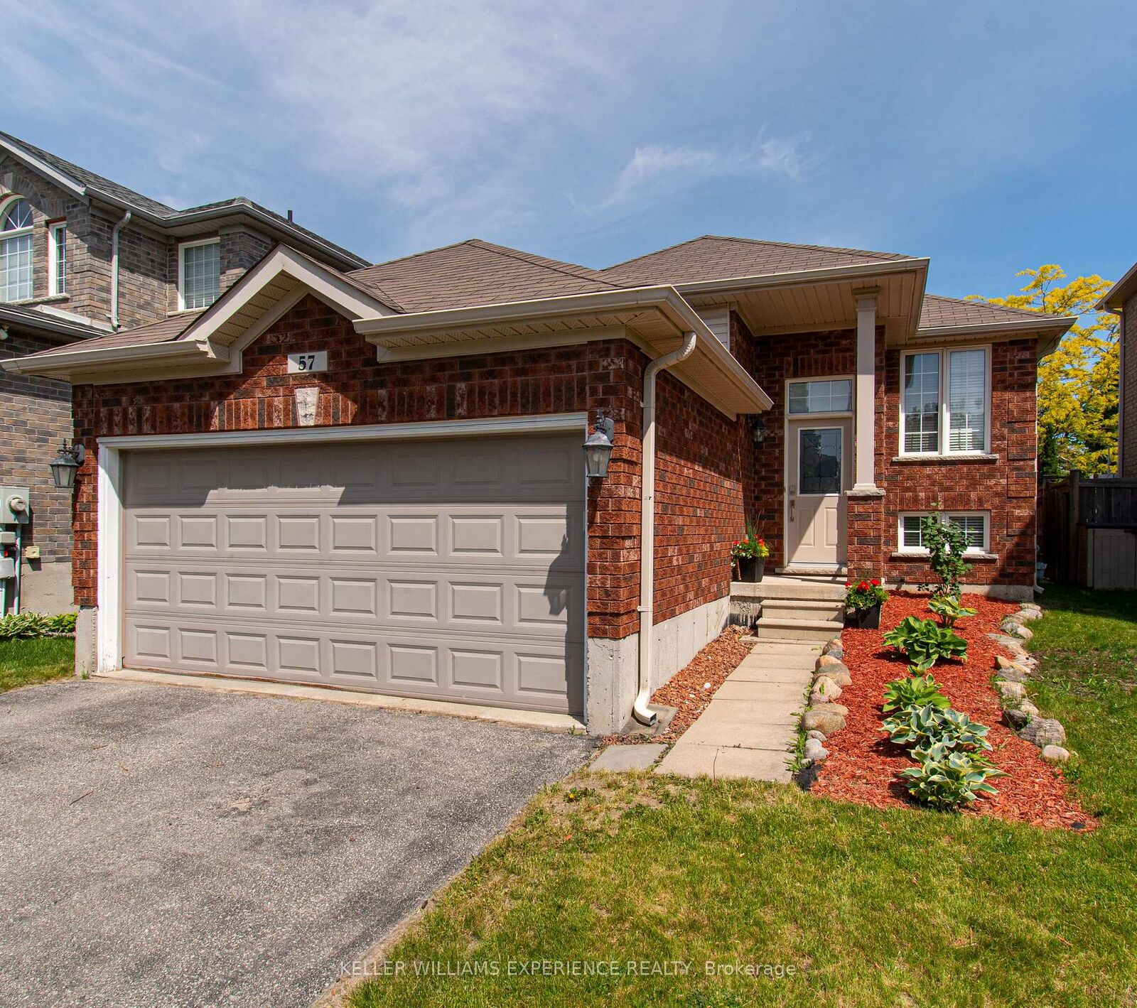 Property Photo: 57 Parisian Crescent ON L4N 0Y9