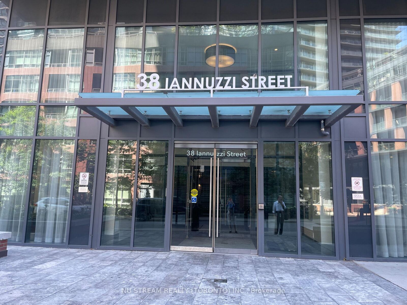 Property Photo:  38 Iannuzzi Street  ON M5V 0S2 