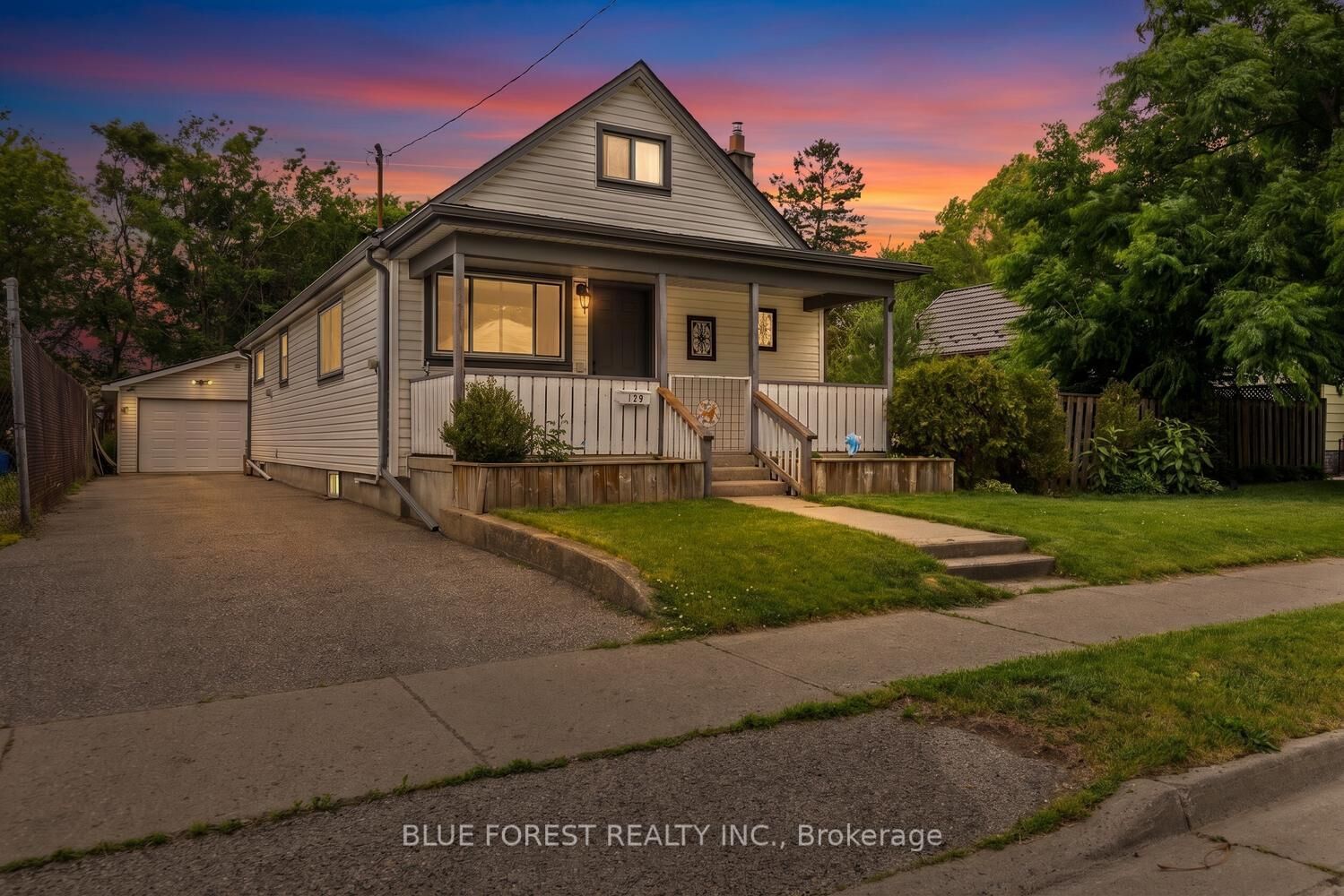 Property Photo: 129 Giles Street ON N5Z 2V8