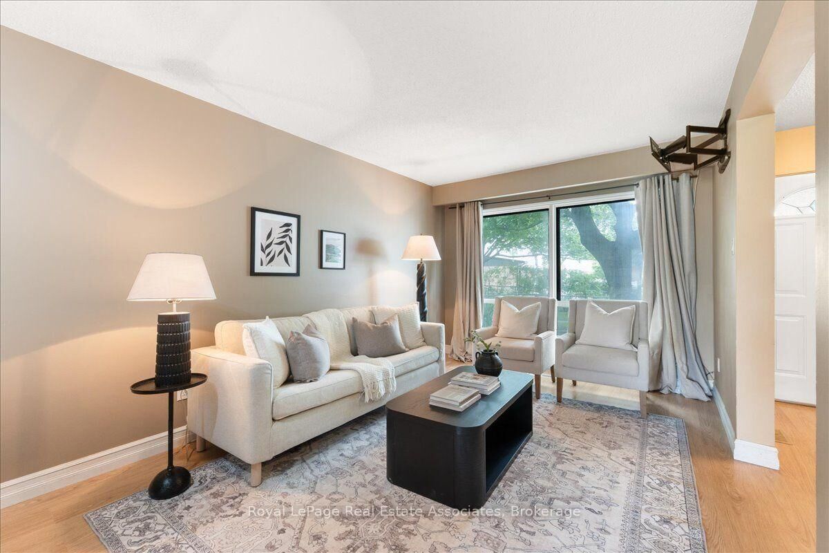 Property Photo:  19 Harrison Court  ON L1N 6E2 