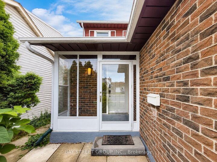 Property Photo: 82 Radwell Crescent ON M1V 2J5