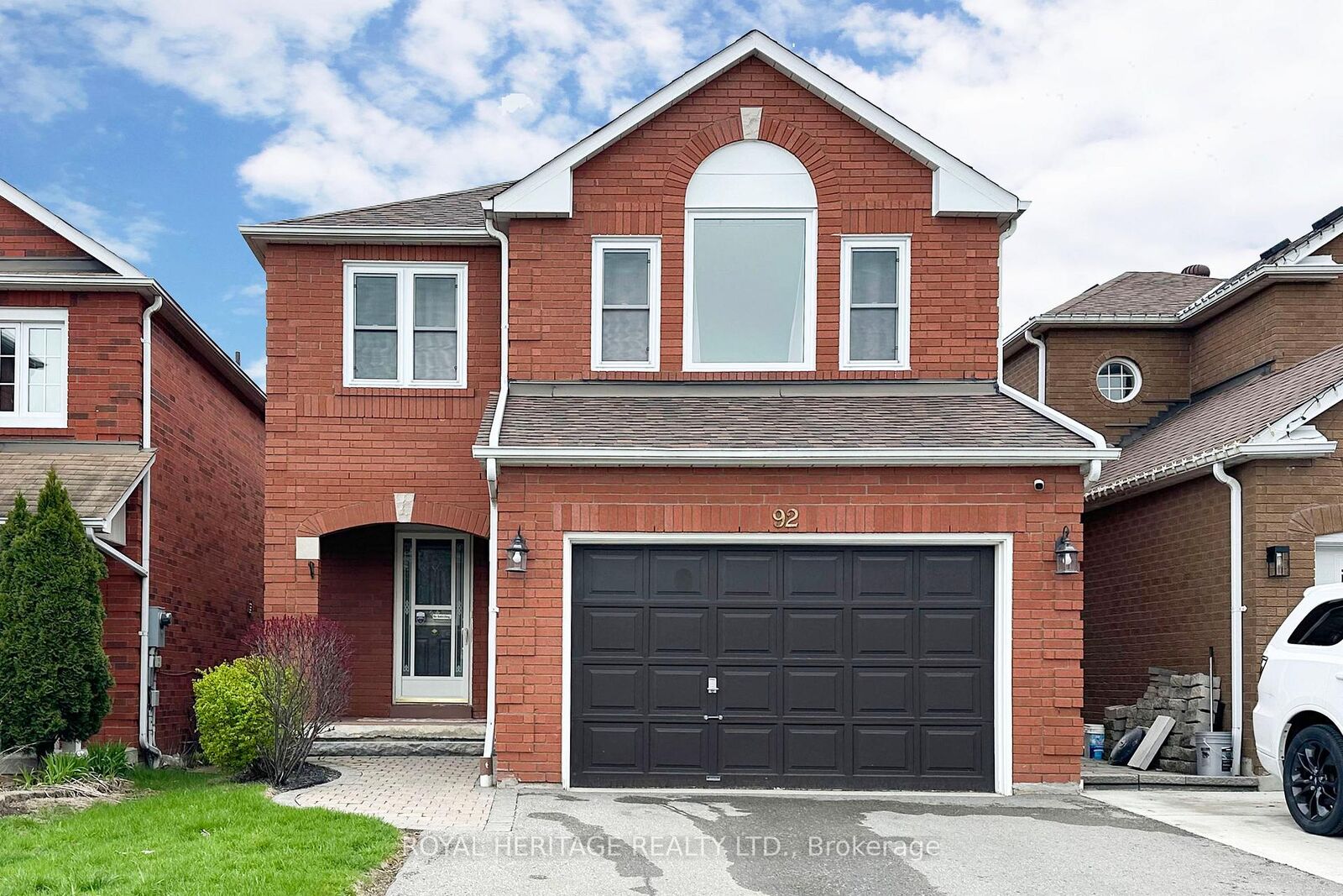 Property Photo: 92 Booth Crescent ON L1Z 1H7