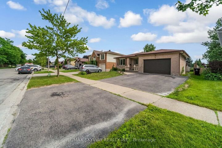 Property Photo:  42 Newbury Drive  ON N2N 2X6 
