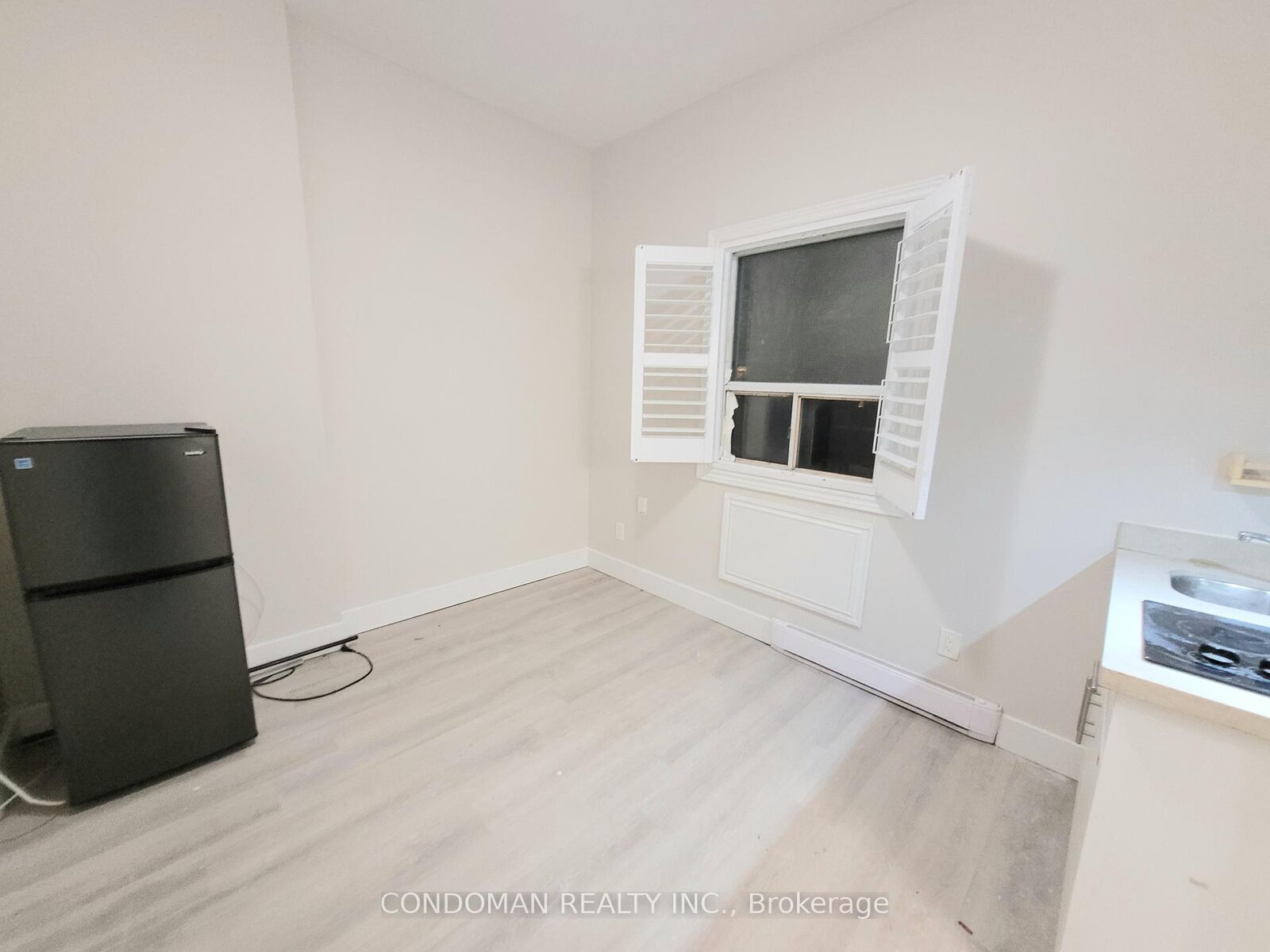 Photo de la propriété:  1371 King Street W 204  ON M6K 1H4 
