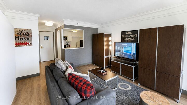 Property Photo:  111 Cooper Street 1015  ON K2P 2E3 