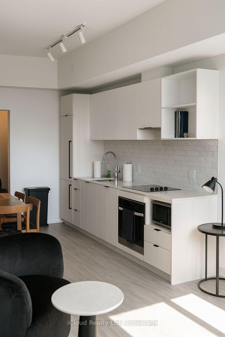 Property Photo:  252 Church Street 4012  ON M5B 0E6 