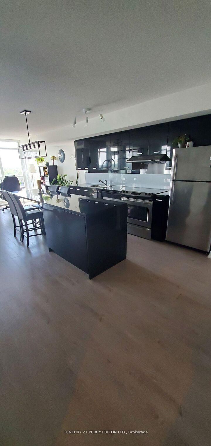 Property Photo:  19 Singer Court 1722  ON M2K 0B2 