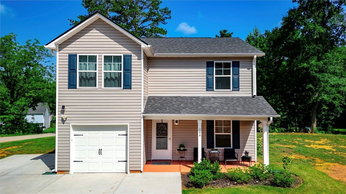 Property Photo: 104 Forest Drive SC 29657