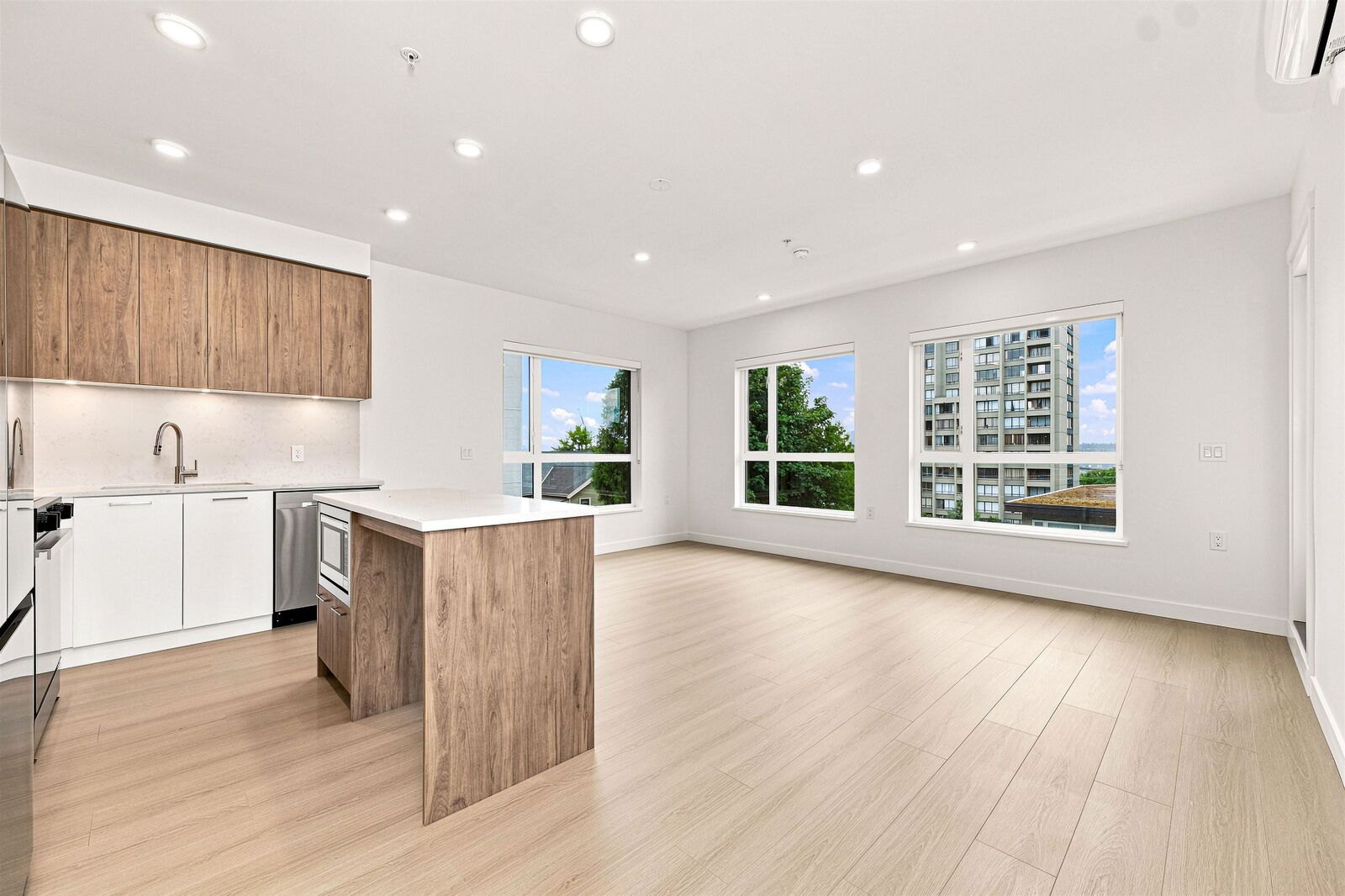 Property Photo: 82 First Street 229 BC V3L 0L8