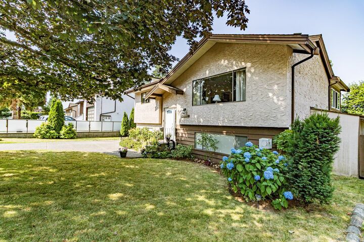Property Photo:  11809 230 Street  BC V2X 6R3 
