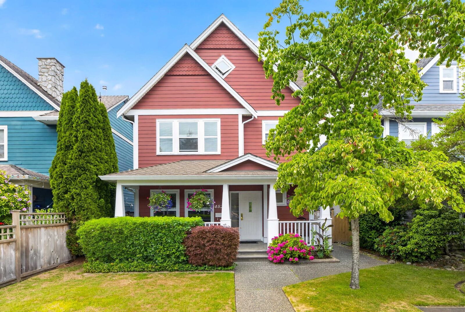 Photo de la propriété:  4827 47A Avenue  BC V4K 1T2 