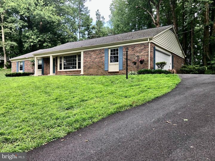 Property Photo: 6250 Sleepy Hollow Road MD 20646