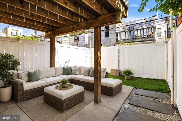 Property Photo: 1821 Carpenter Street A PA 19146