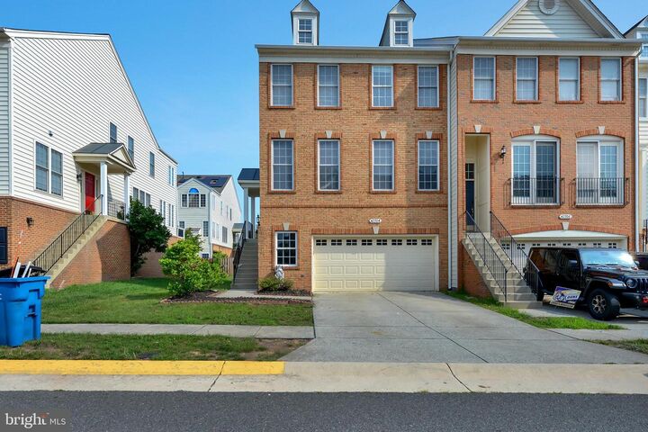 Property Photo:  42704 Sandman Terrace  VA 20152 