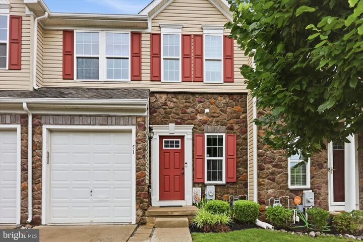 Property Photo: 51 Franklin Circle NJ 08083