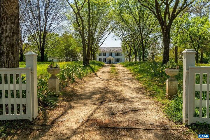 Property Photo: 12601 River Rd VA 23238