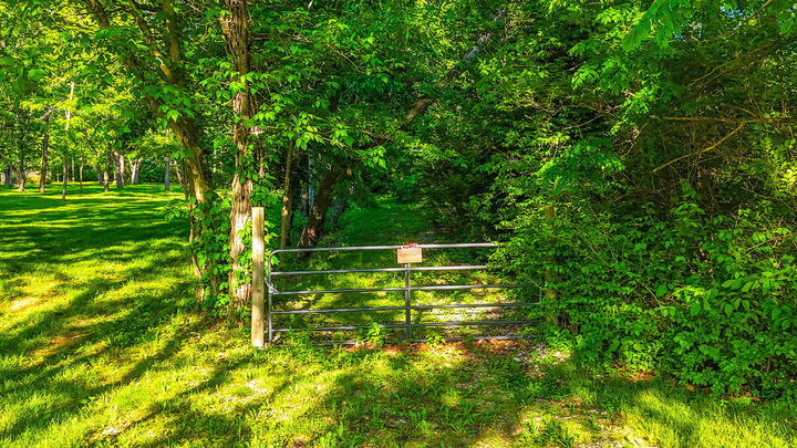 Property Photo: 2706 Oakland Gravel Rd MO 65202
