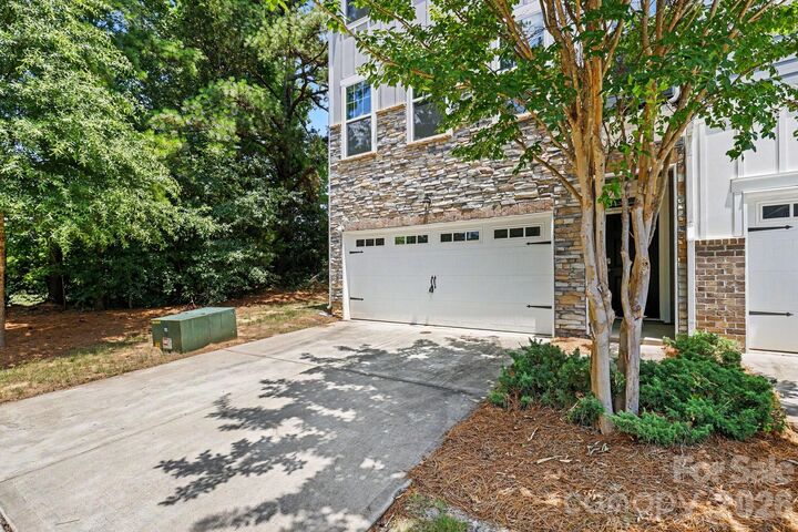 Property Photo: 15124 Holly Run Lane NC 28277