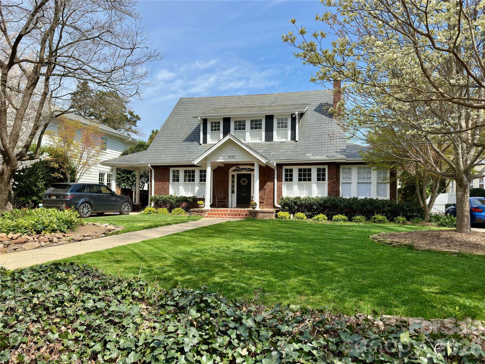 Property Photo:  2021 Dilworth Road W  NC 28203 