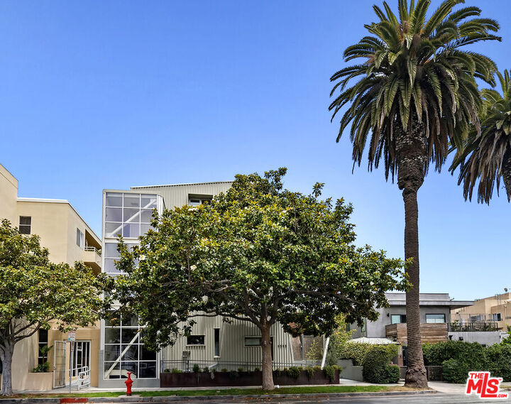 Property Photo: 1513 9th St CA 90401