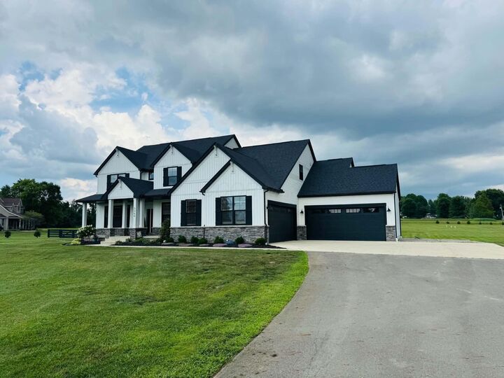 Property Photo:  3364 Tschopp NE Road  OH 43130 
