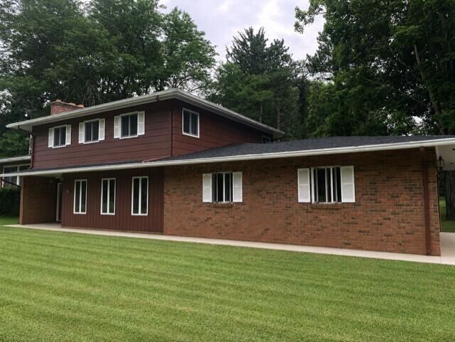 Property Photo: 157 Spring Valley SW Drive OH 43023