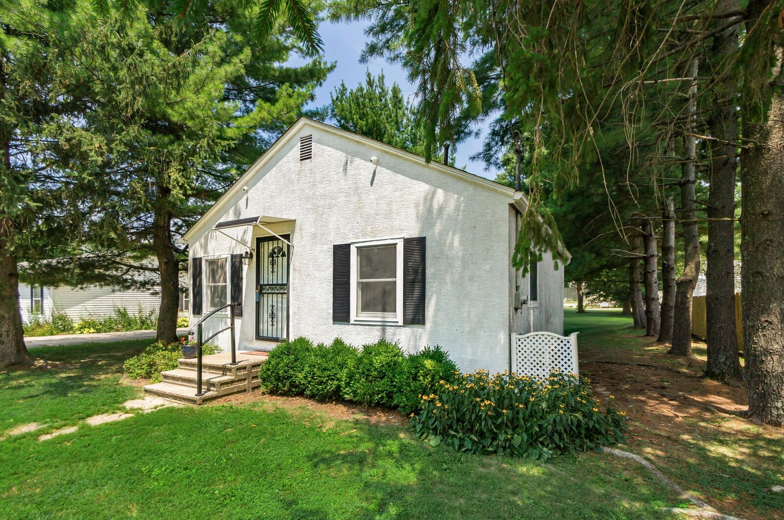 Property Photo:  6028 Radekin Road  OH 43232 