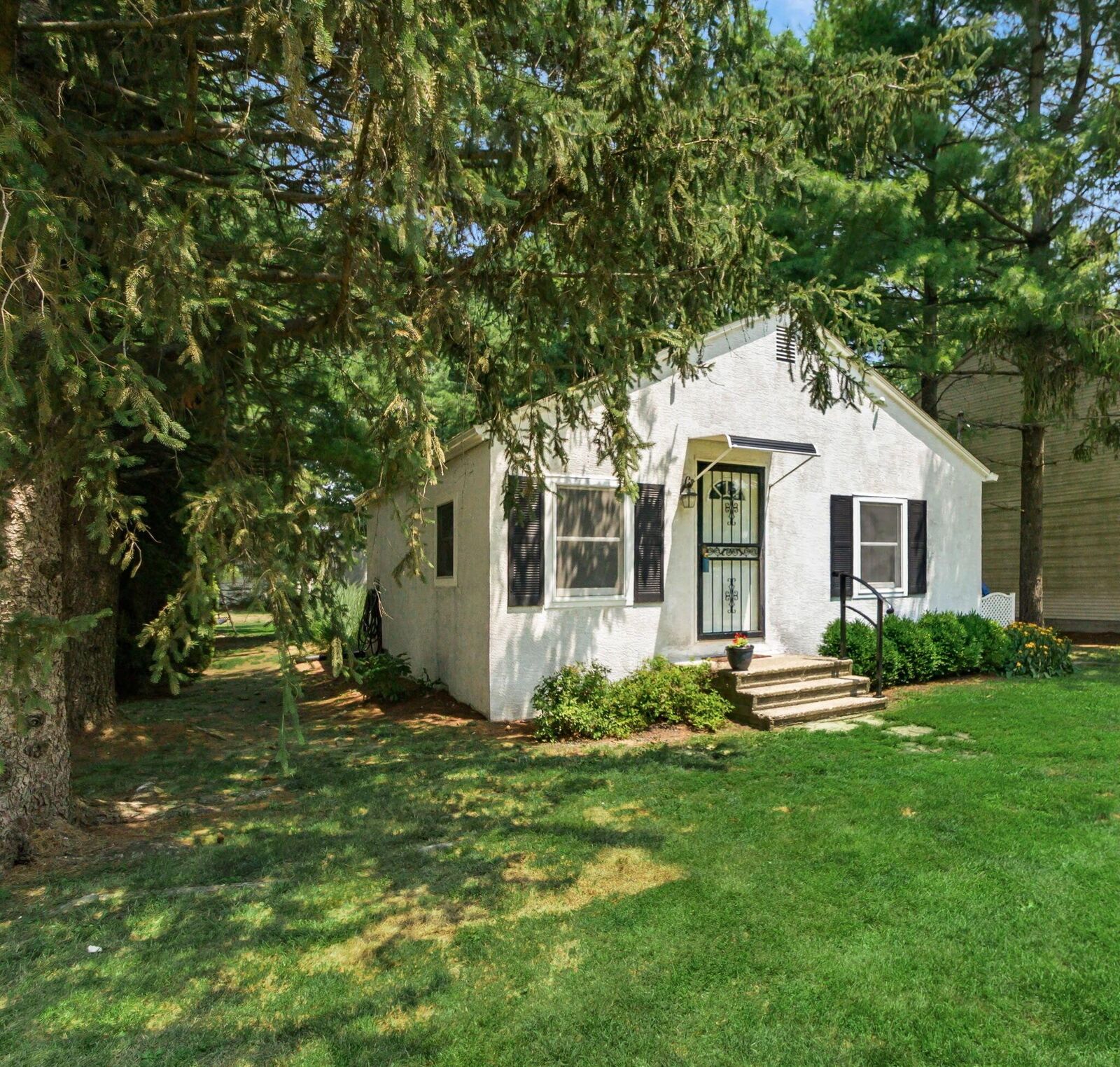 Property Photo:  6028 Radekin Road  OH 43232 