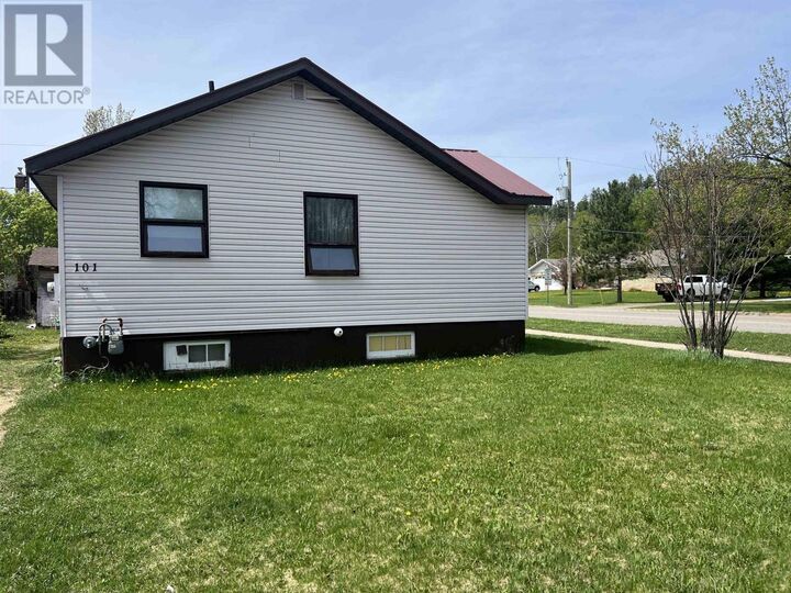 Property Photo:  101 Pine Cres  ON P0T 1C0 