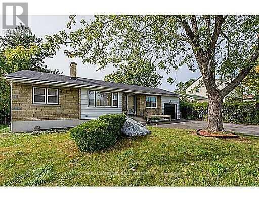 Property Photo: 2576 Alta Vista Drive ON K1V 7T2