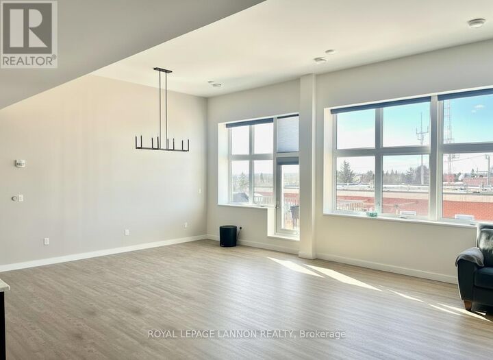 Property Photo: 96 High Street 2416 ON P7A 5R3