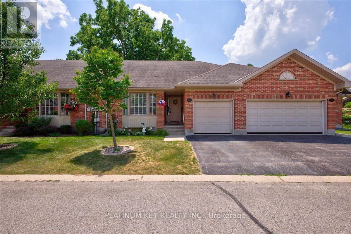 Property Photo: 307 Metcalfe Street East 6 ON N7G 0B3