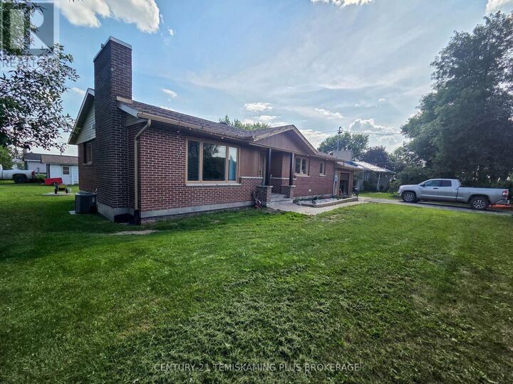 Property Photo:  18 Main Street  ON P0J 1S0 
