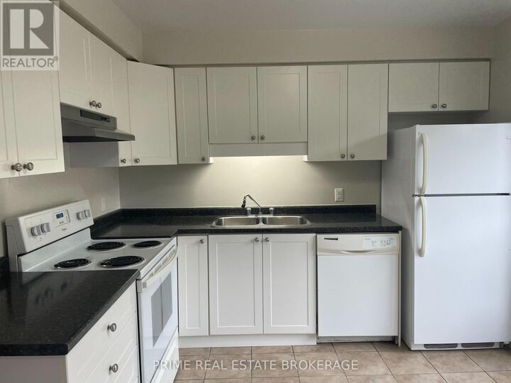 Property Photo:  135 Belmont Drive 31  ON N6J 4J3 
