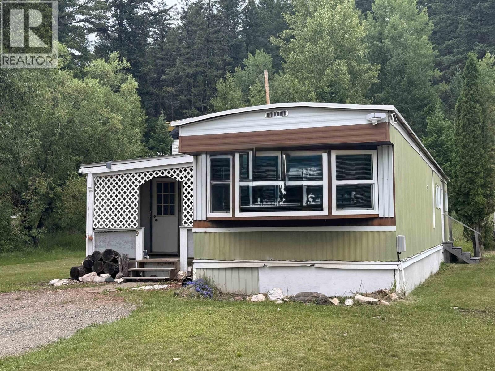 Property Photo: 2725 Dubois Road 9 BC V2G 5C1