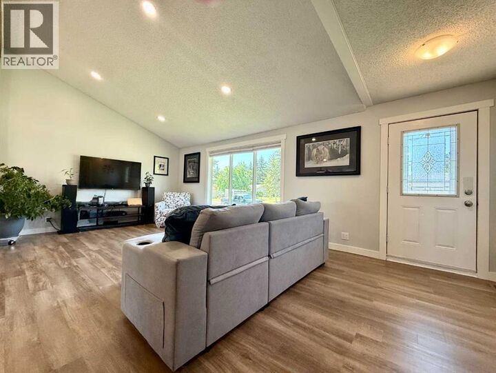 Property Photo: 5008 4 Avenue AB T0B 0V0