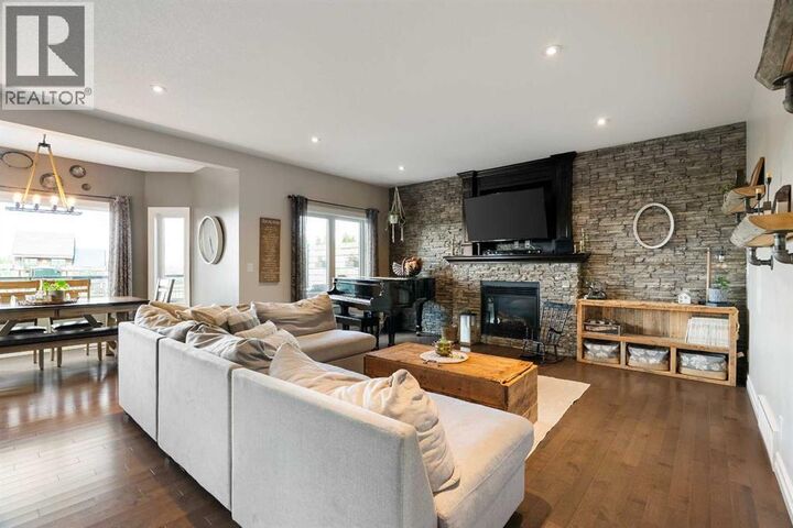 Property Photo: 652 Heritage Drive AB T9K 2X2